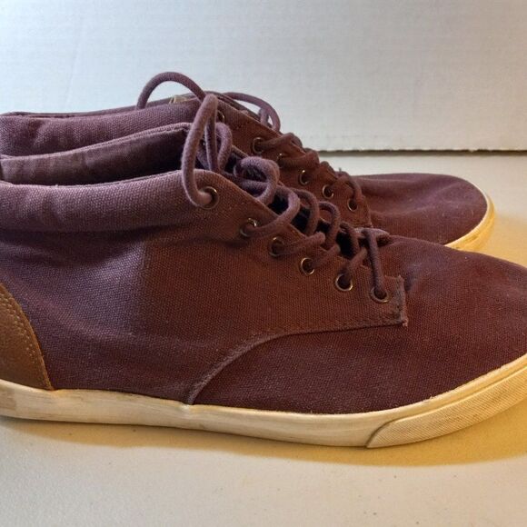 Old Navy Mid Top Sneaker - Picture 5 of 9